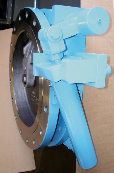 CLAPET ANTI-RETOUR ENTRE BRIDES SIMPLE BATTANT AVEC LEVIER